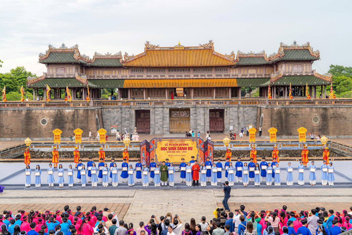 응오 몬 후에(Ngo Mon Hue) 공간은 tuyen-duong-hs-danh-du-hue-1.jpg