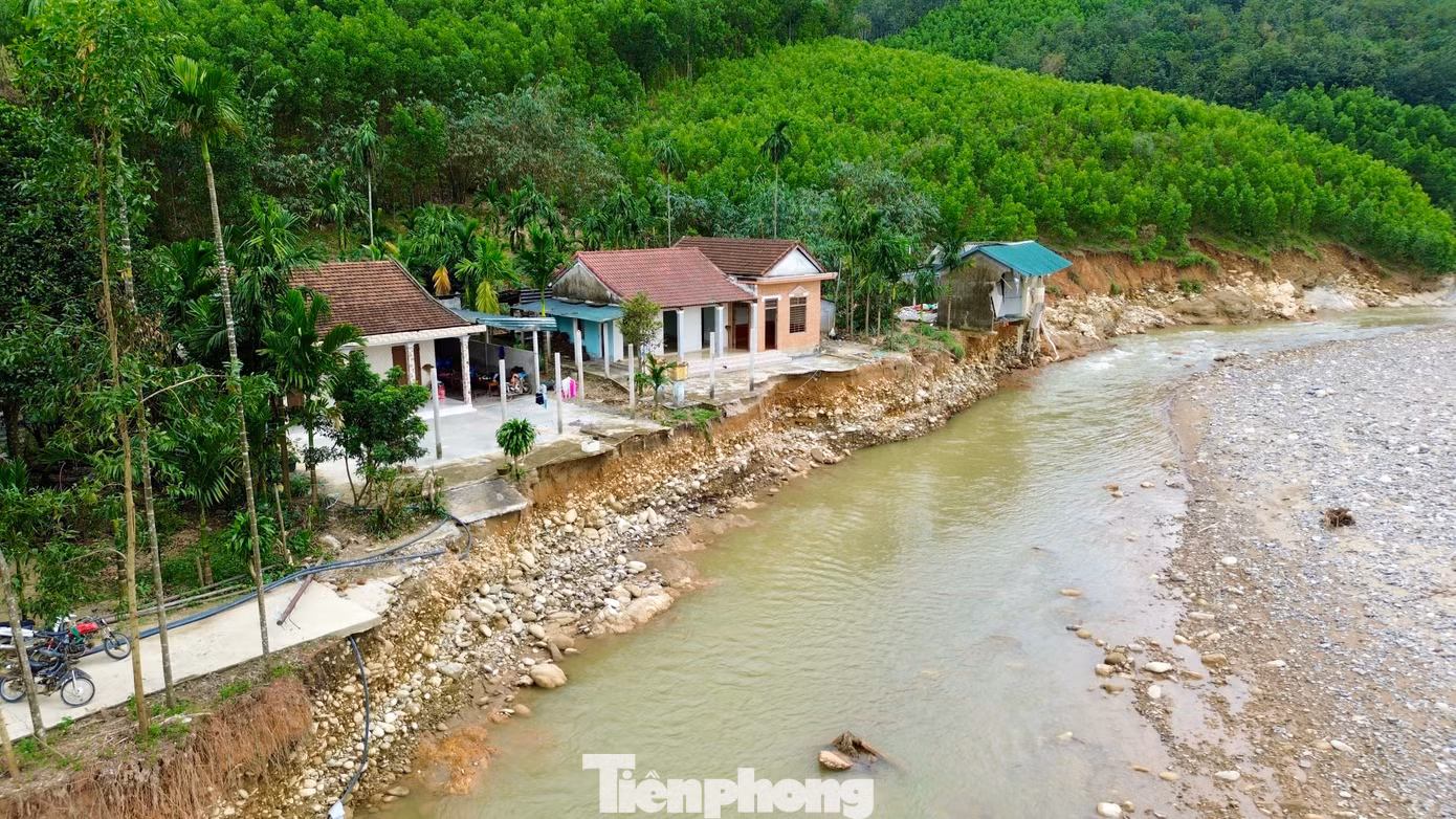 tp-1-nha-dan-hue-ben-mieng-thuy-than.jpg