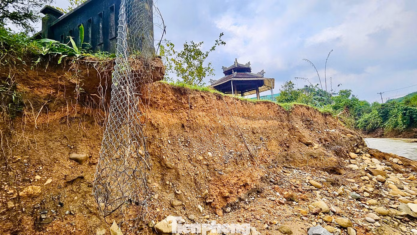 tp-9-2-nha-dan-hue-ben-mieng-thuy-than-4.jpg