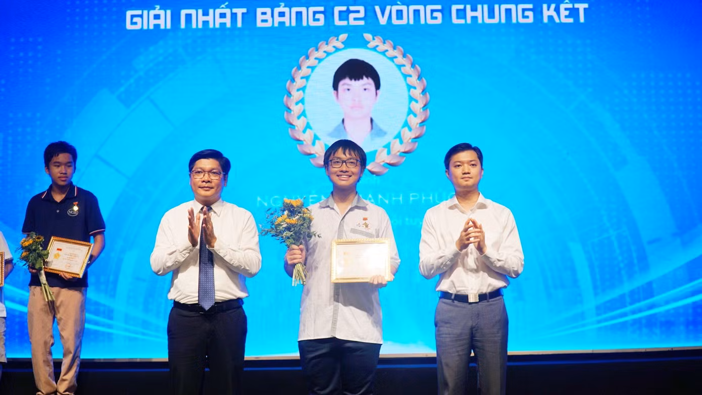 hoi-thi-tin-hoc-tre-tq-1.jpg