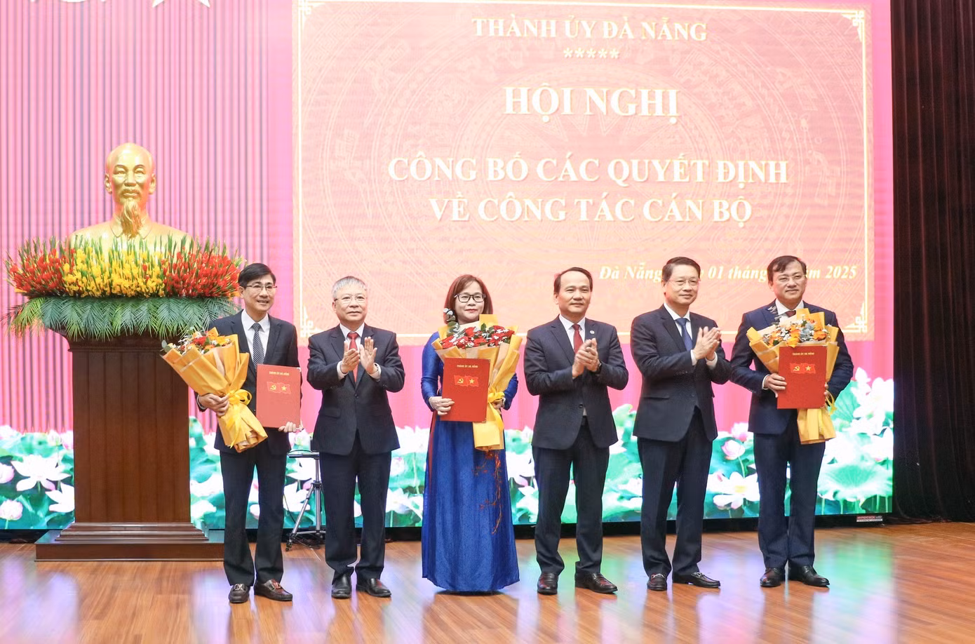 cong-bo-quyet-dinh.jpg