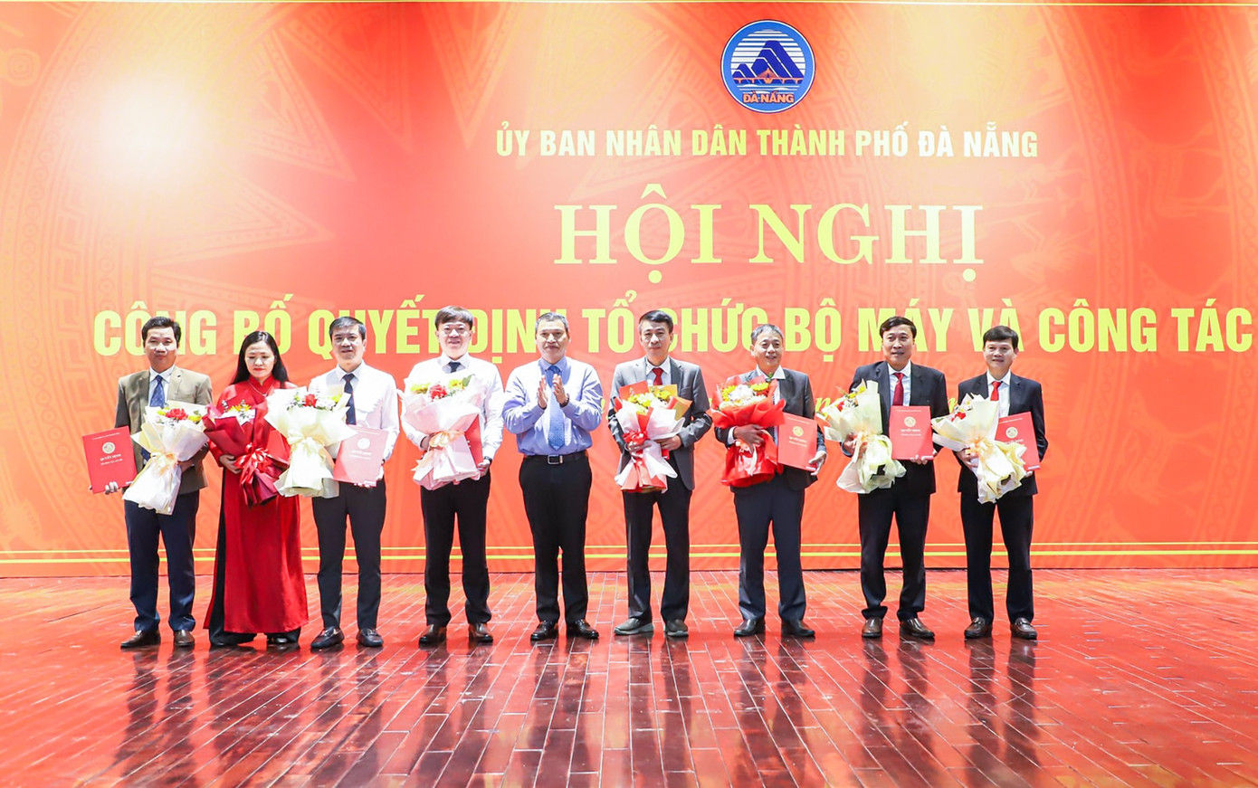 cong-bo-quyet-dinh-nhan-su-da-nang.jpg