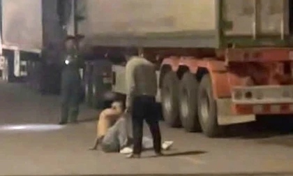 Nguyên nhân vụ tài xế bị chém gục tại cửa khẩu Cha Lo