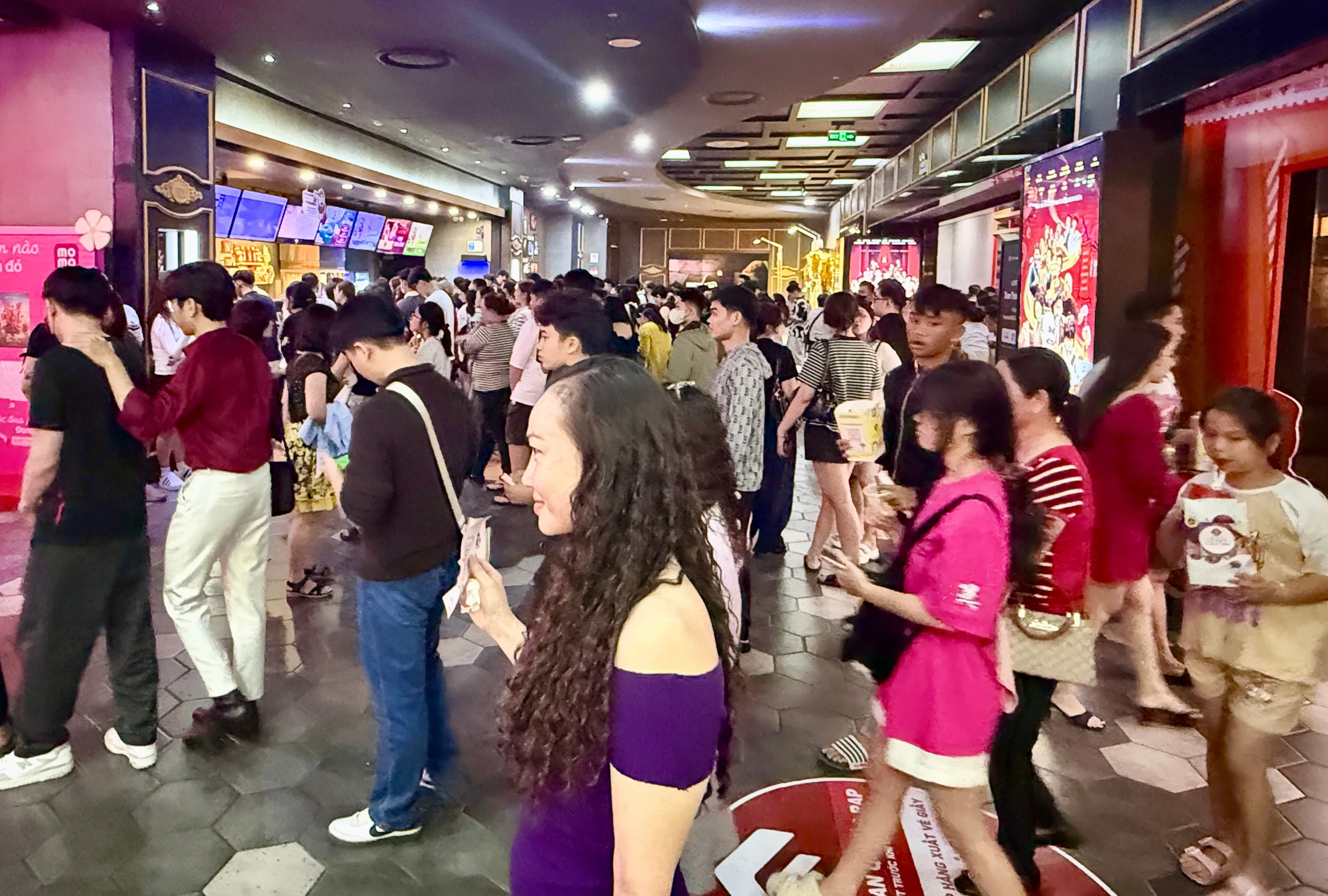Các Rạp Phim Đông Nghẹt Người Xem Phim Việt Dịp Tết Nguyên Đán