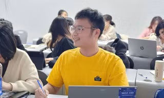 Sinh viên Quan hệ Quốc tế biến ngôn ngữ và âm nhạc thành vũ khí lợi hại