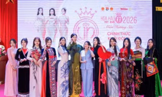 Sinh viên Trường Đại học Khoa học - Đại học Thái Nguyên (TNUS) háo hức tập luyện chờ đón Hoa hậu Việt Nam