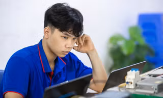 Nhiều du học sinh chật vật tìm việc làm khi trở về nước