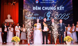 Bùng nổ đêm Chung kết “Sinh viên thanh lịch năm 2025” Trường Đại học Sao Đỏ