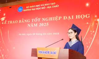 Nữ sinh Quản lý đất đai là Đảng viên xuất sắc đoạt ‘cú đúp’ Thủ khoa đại học