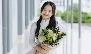 Từ bản nhỏ Cao Bằng đến giảng đường Sư phạm, nữ sinh vùng cao vượt khó để theo đuổi ước mơ đứng lớp