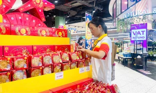 Sinh viên Hà Nội tranh thủ làm thêm dịp Trung Thu: Thu nhập không cao nhưng có kinh nghiệm