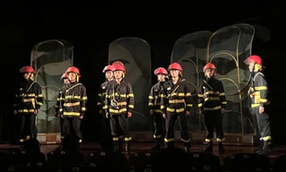 ‘Ngược chiều bình an’: Vở kịch tri ân những người lính cứu hỏa