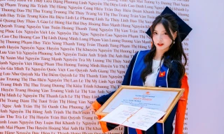 Trịnh Thị Bích trong lễ tốt nghiệp.