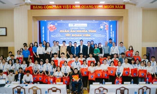 Hội Sinh viên Trường Đại học Khoa học Huế hỗ trợ sinh viên về quê đón Tết