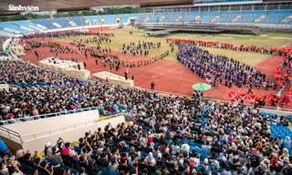 Hàng ngàn sinh viên Thủ đô vượt nắng mưa, hợp luyện các khối quần chúng, đồng diễn nghệ thuật, sẵn sàng cho A80