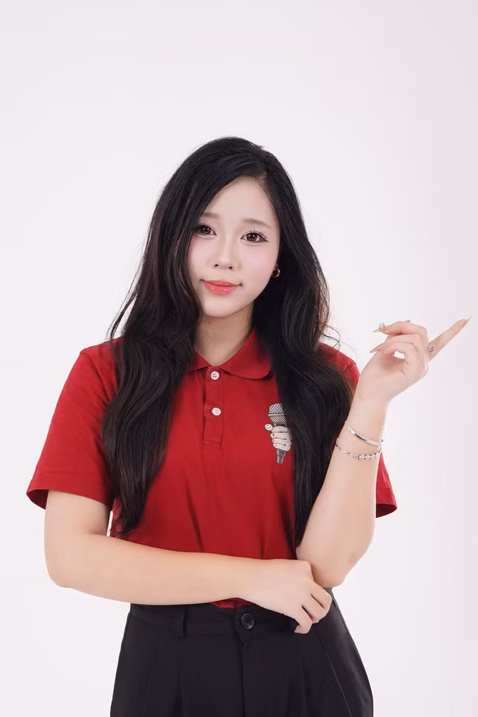 Nữ sinh NEU và cú 'lội ngược dòng' từ hậu trường bước ra ánh sáng