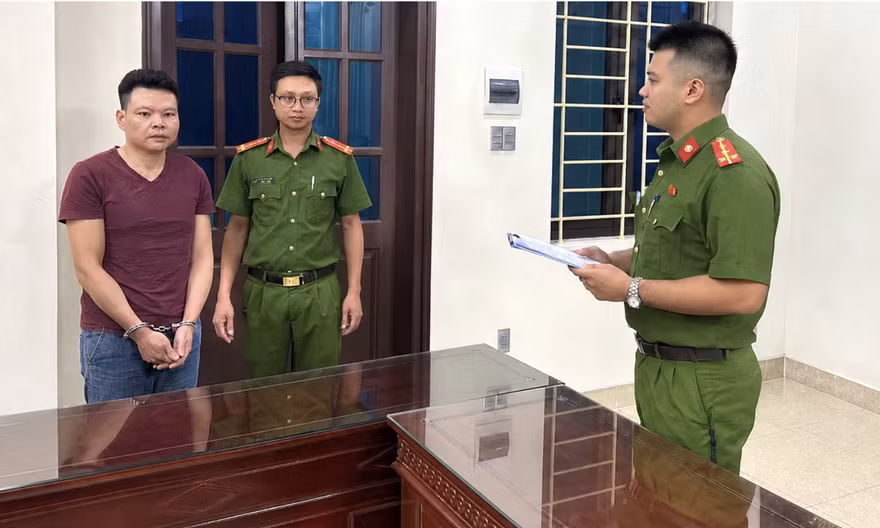 Khởi tố kẻ giả danh cán bộ, nhận tiền ‘chạy’ thủ tục đất đai