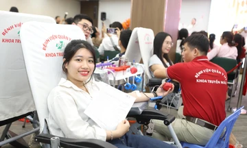 Những nụ cười tỏa nắng tại Chủ Nhật Đỏ dịp Tết Bính Ngọ