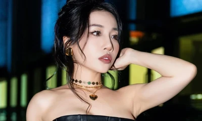 Cuộc gọi sau 10 năm khiến nữ ca sĩ suýt khóc