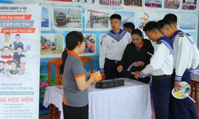 Tư vấn làm việc ở nước ngoài cho hàng trăm chiến sĩ xuất ngũ