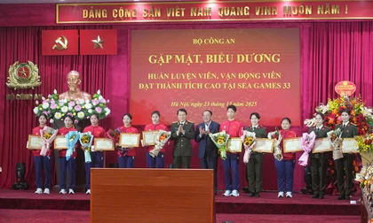 Bộ Công an khen thưởng Trịnh Thu Vinh, Đình Bắc và các HLV, VĐV đạt thành tích cao ở SEA Games 33