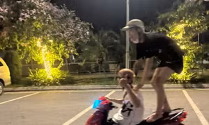 Xác minh clip hai đối tượng 'làm xiếc' trên xe máy ở Quảng Ninh