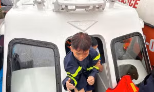 Lời kể của những người sống sót sau vụ lật tàu ở vịnh Hạ Long