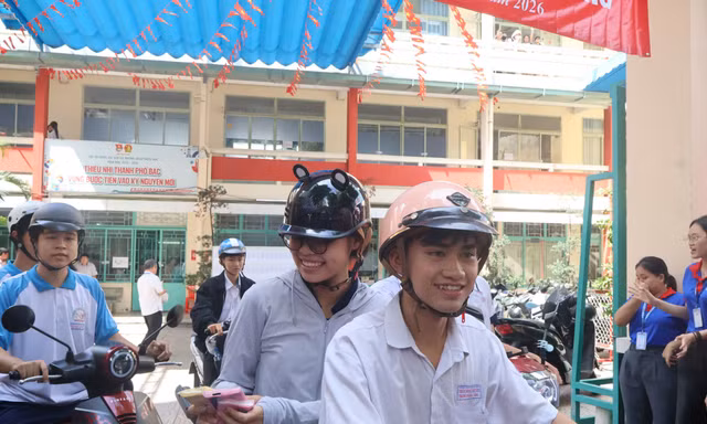 Dự đoán phổ điểm thi tốt nghiệp THPT 2026: Môn Ngữ Văn sẽ là “biến số” khó lường? 