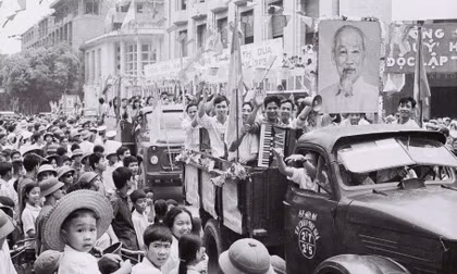 Hà Nội ngày 30/4/1975 qua ống kính cố phóng viên ảnh Mai Nam 