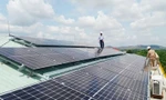 Lắp điện mặt trời cho các cơ sở y tế vùng lũ
