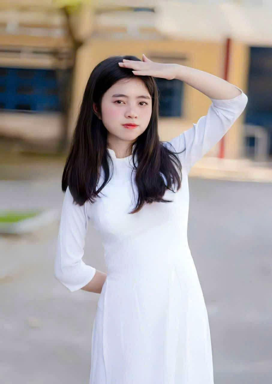 Phạm Thị Hậu vượt qua nghịch cảnh, giành điểm cao trong kỳ thi tốt nghiệp THPT quốc gia. Ảnh NVCC pham-thi-hau-1.jpg