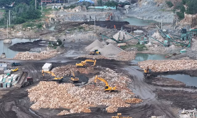 Lật tẩy chiêu trò khai thác đá trái phép, thu lợi tiền tỷ dưới vỏ bọc dự án nhà xưởng