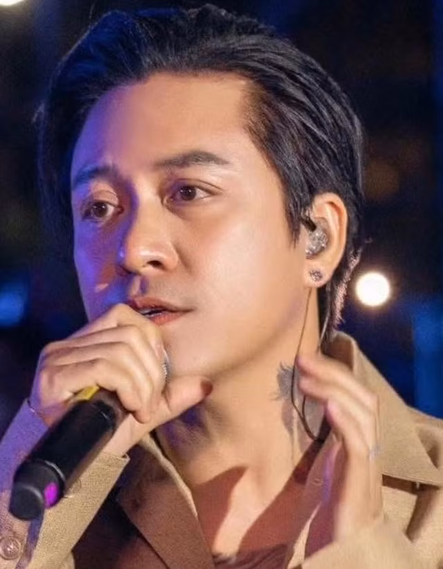 Tuấn Hưng thông báo 'nóng'
