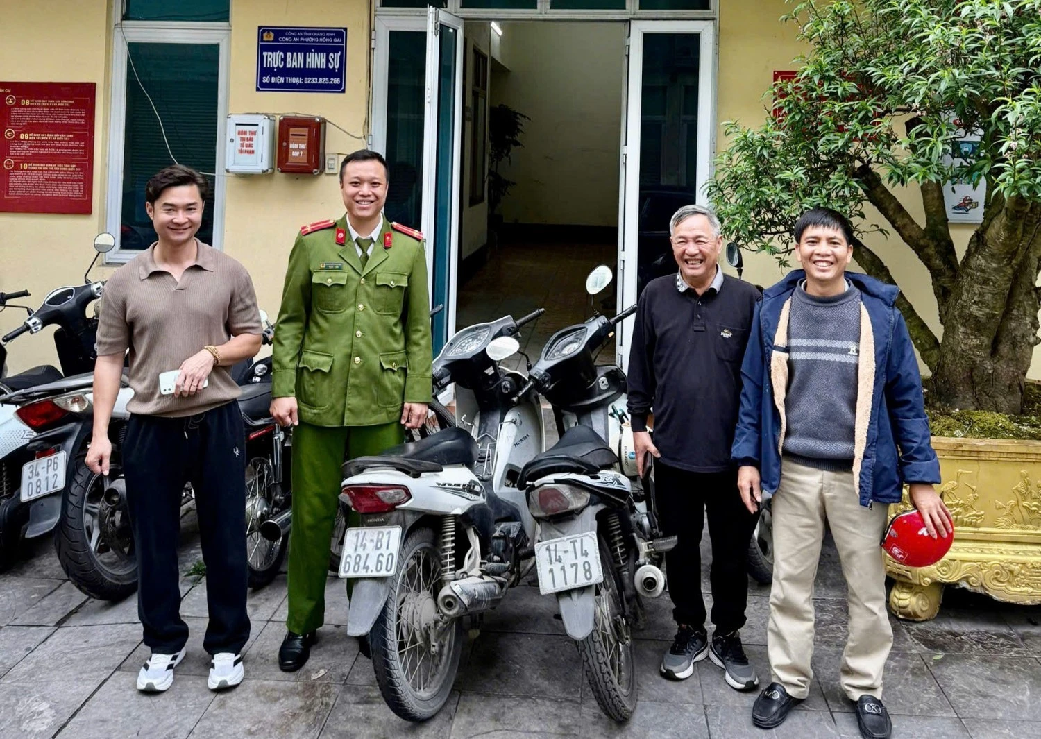 Nhầm xe máy vì chìa khóa vẫn khởi động được, công an Hồng Gai trao trả phương tiện