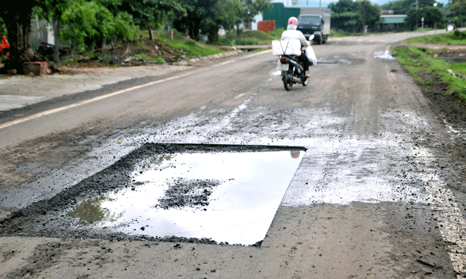 Đoạn đường sửa vá nhiều.