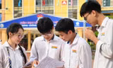 Phổ điểm thi tốt nghiệp theo khối xét tuyển ĐH: Khối C00 dẫn đầu, A00 và B00 phân hóa rõ