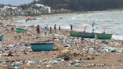 Bãi biển ở Lâm Đồng ngập rác, ô nhiễm nghiêm trọng