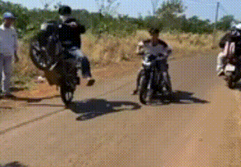 Xử phạt 2 'quái xế' đua xe đăng clip lên TikTok để khoe