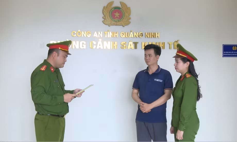 Dùng axit pha với nước lã để sản xuất ‘giấm nếp ủ men từ gạo’