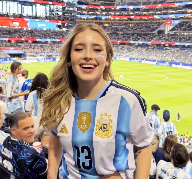 CĐV Argentina đổ bộ đến Mỹ xem chung kết World Cup, các hãng hàng không 'bở hơi tai' 