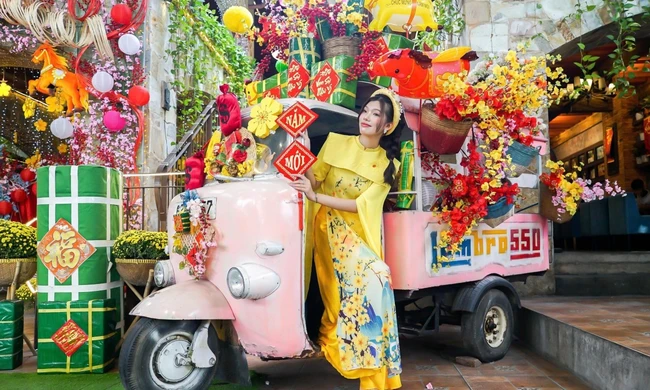 Trò cưng của Hồ Hoài Anh và Lưu Hương Giang tung MV Tết khiến ai cũng muốn về nhà