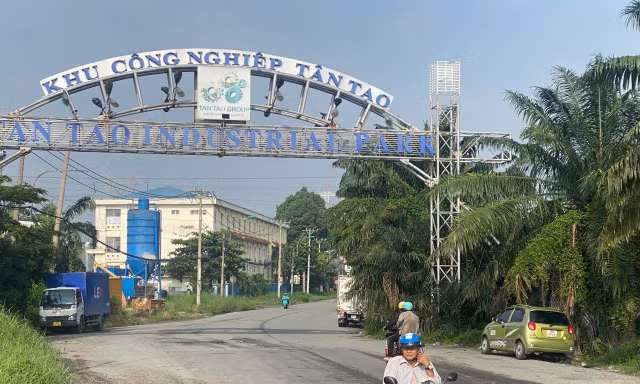 TPHCM nói không với chuyện 'độc quyền' thu gom rác ở khu công nghiệp