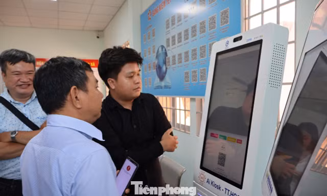 Thử nghiệm robot lễ tân, AI giải quyết thủ tục hành chính 