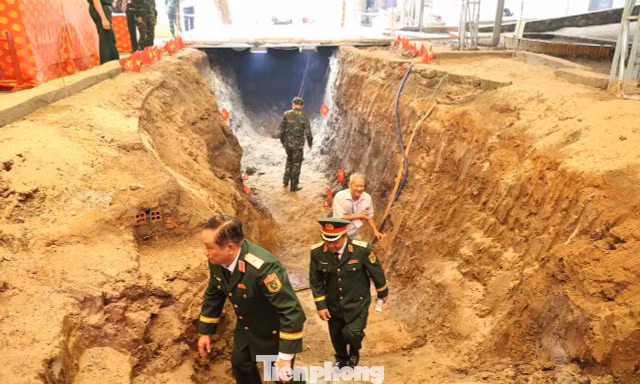 Xúc động những hài cốt đầu tiên ở Công viên Lê Thị Riêng: 'Có liệt sĩ còn giữ nguyên quyết định điều động của đơn vị'