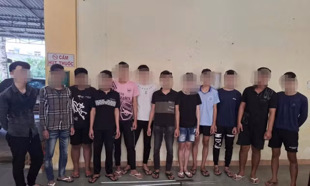 Công an Tây Ninh 'dẹp' nhóm thanh thiếu niên mang hung khí diễu phố 