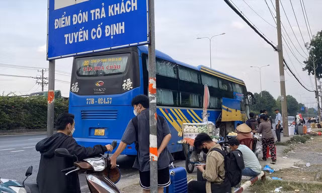 TPHCM tăng cường xử lý 'xe dù, bến cóc' dịp lễ 2/9