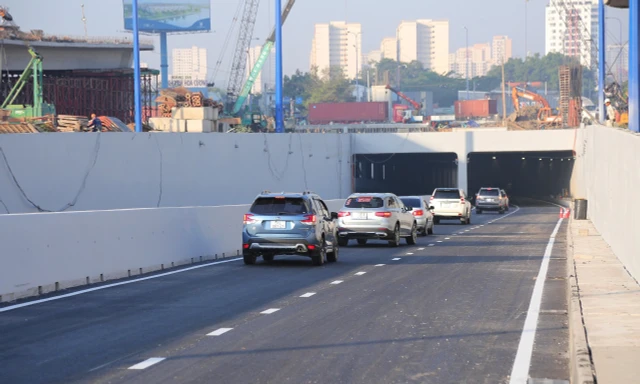 Thêm một hầm chui ở nút giao lớn nhất TPHCM được thông xe