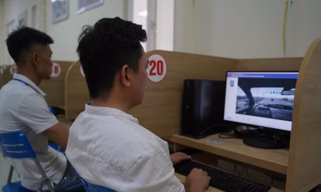 TPHCM cho học lái xe online, trợ lý ảo hỗ trợ