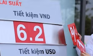 Đằng sau cuộc đua lãi suất ngân hàng