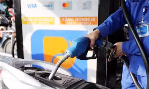 Giá xăng dầu giảm từ 15h chiều nay